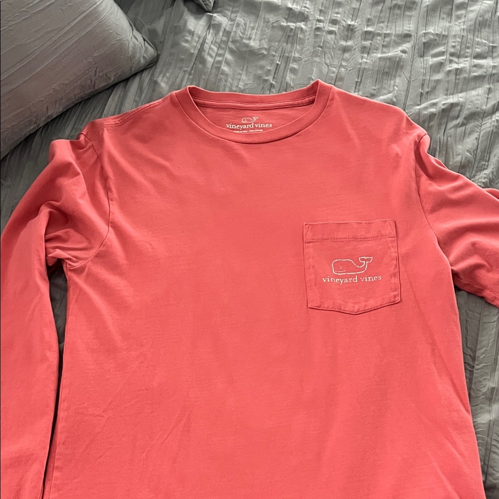 Women’s xs Vinyard Vines long sleeve classic whale logo t shirt